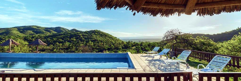 Posada del portezuelo en Calamuchita - Piscina con desborde infinito